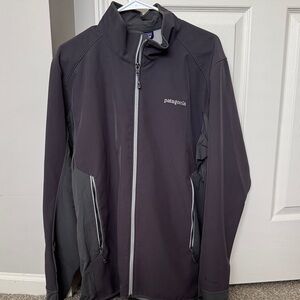 Patagonia Men's Grey Jacket